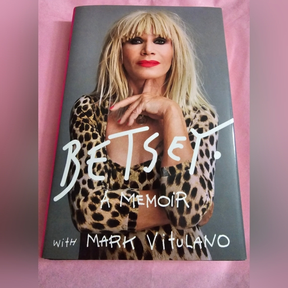 Betsey Johnson A Memoir Book! 2020 - Picture 2 of 8